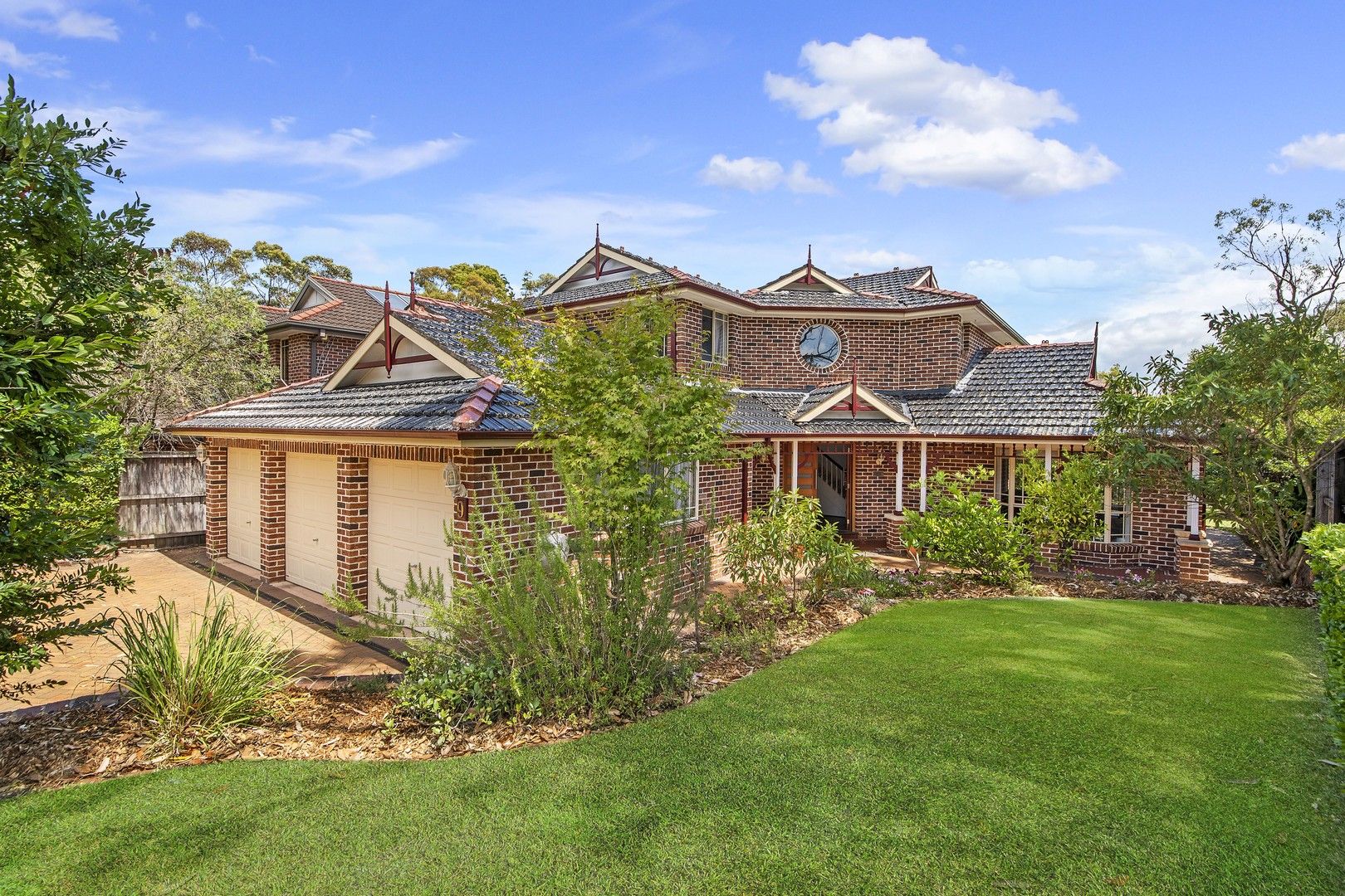 5 bedrooms House in 9 Blackash Place HORNSBY HEIGHTS NSW, 2077