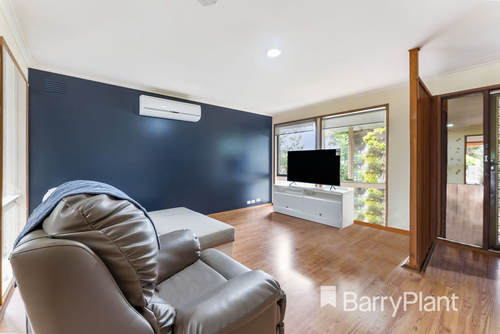 18 McKellar Avenue, Hoppers Crossing VIC 3029, Image 2