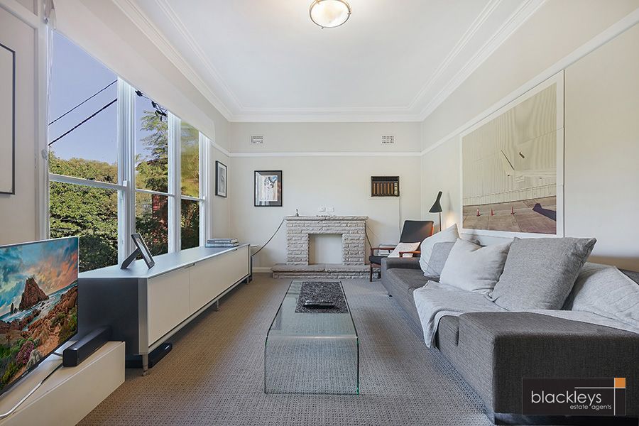 111  Clontarf Street, Seaforth NSW 2092, Image 2