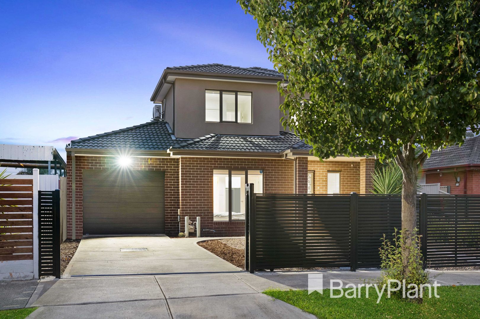 1/52 Oberon Avenue, St Albans VIC 3021, Image 2