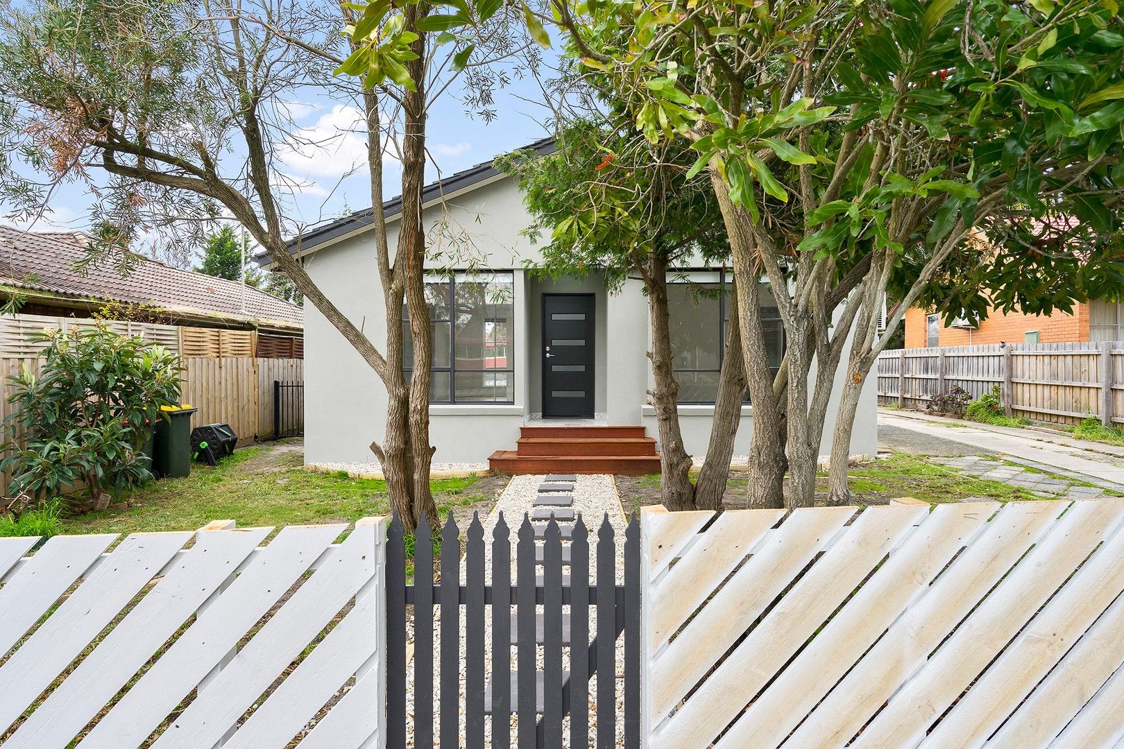 3 bedrooms House in 1/16 Hodgins Crescent FRANKSTON NORTH VIC, 3200