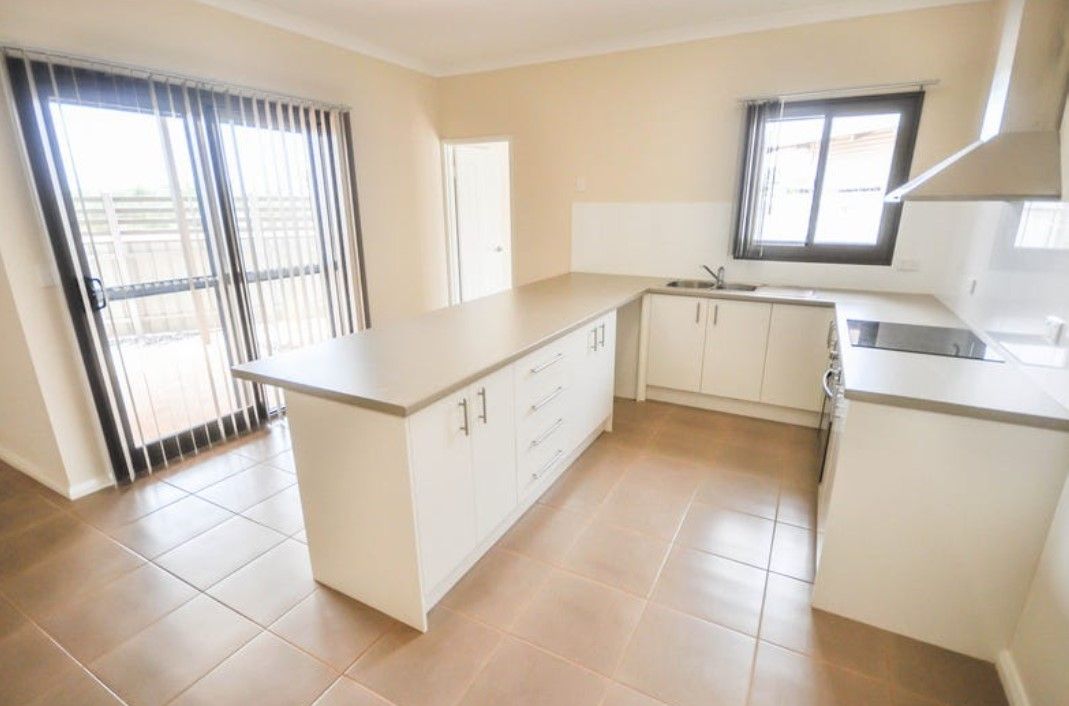 4 bedrooms Villa in 4/13 Delamere Place SOUTH HEDLAND WA, 6722