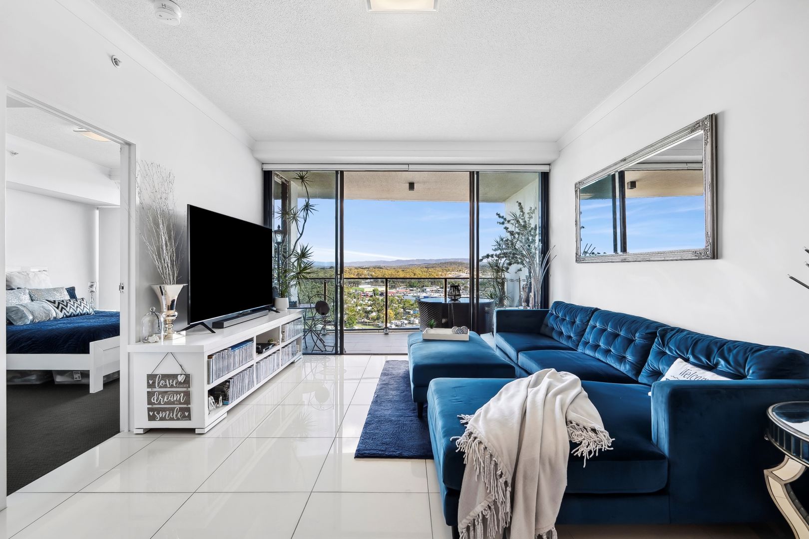 21108/5 Harbour Side Court, Biggera Waters QLD 4216, Image 2