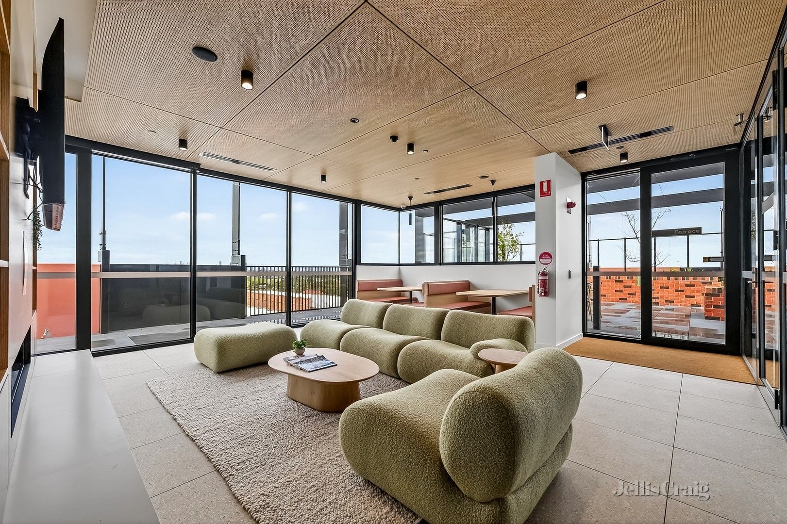 2 bedrooms Apartment / Unit / Flat in 111/26 Oakover Road PRESTON VIC, 3072