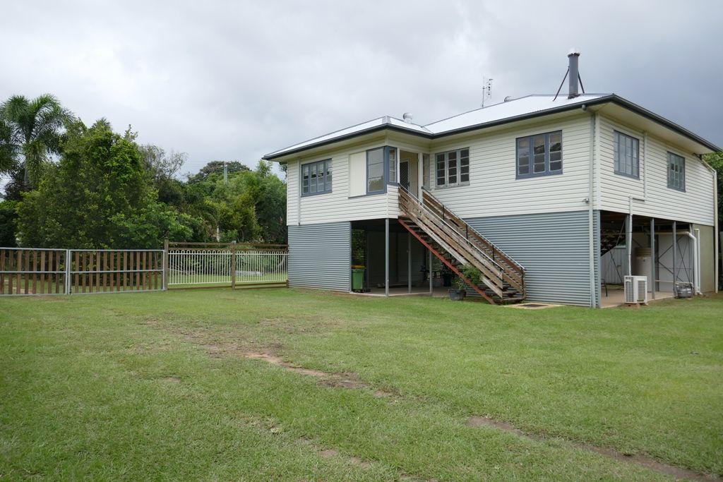 35 Hillside Road, Glass House Mountains QLD 4518, Image 2