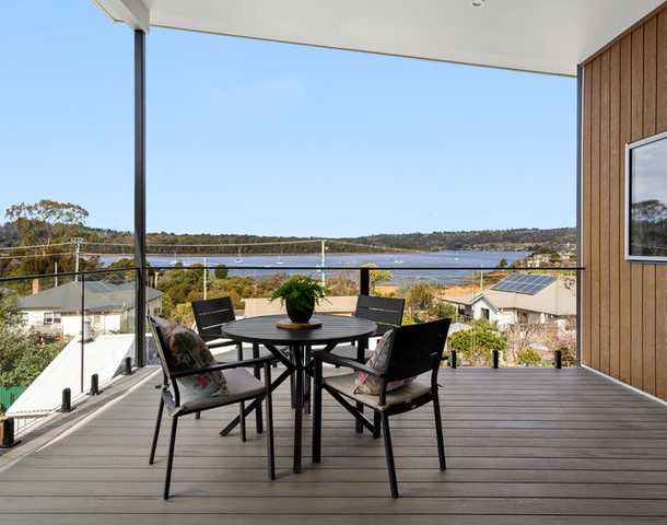 7 Taree Crescent, Gravelly Beach TAS 7276