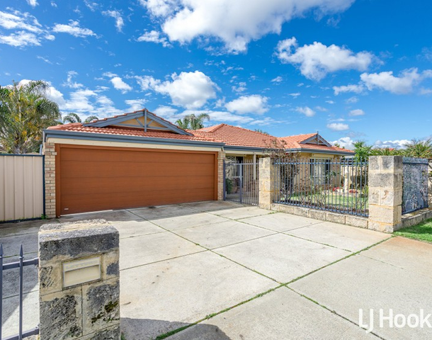 67 Forest Lakes Drive, Thornlie WA 6108