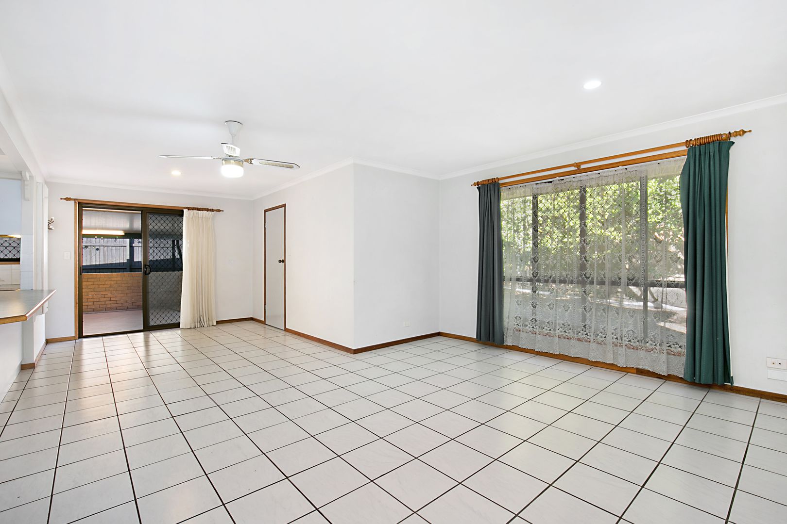 1 Tuff Court, Shailer Park QLD 4128, Image 2