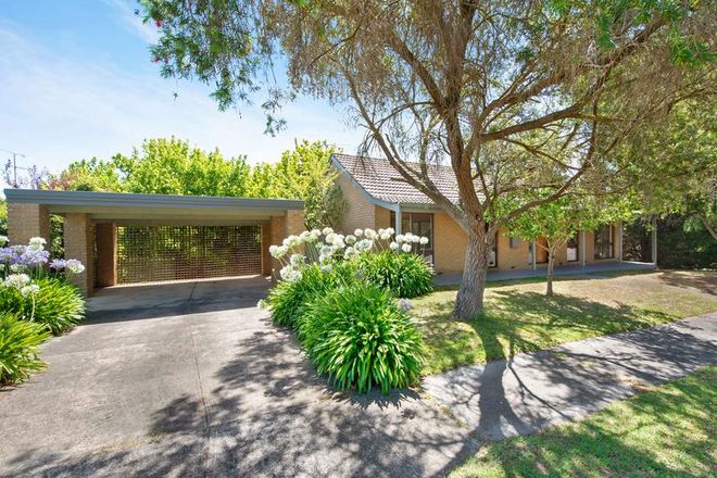 Picture of 16 Akoonah Close, DONVALE VIC 3111