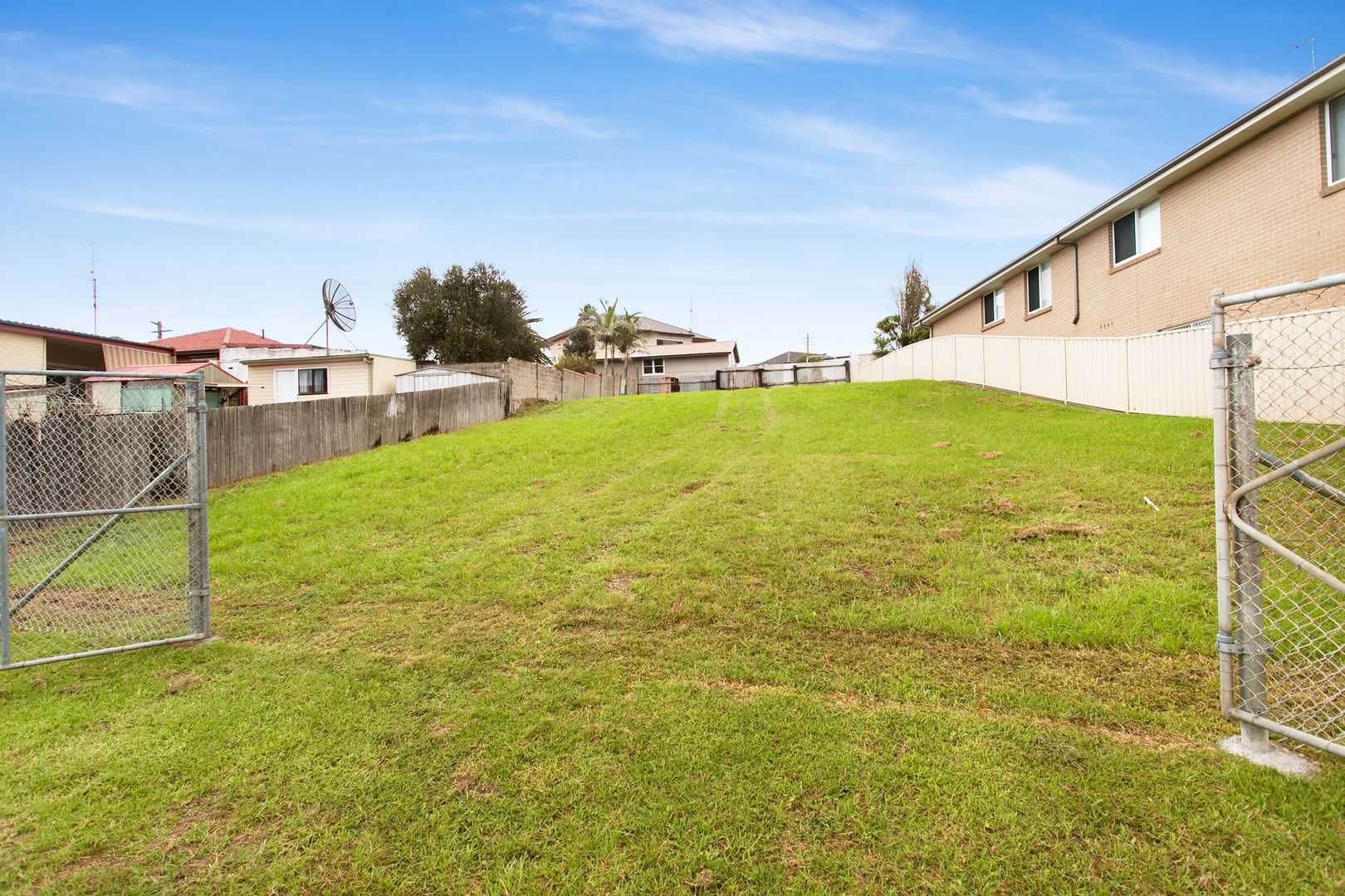 4 Aitkin Place, Lake Heights NSW 2502, Image 1