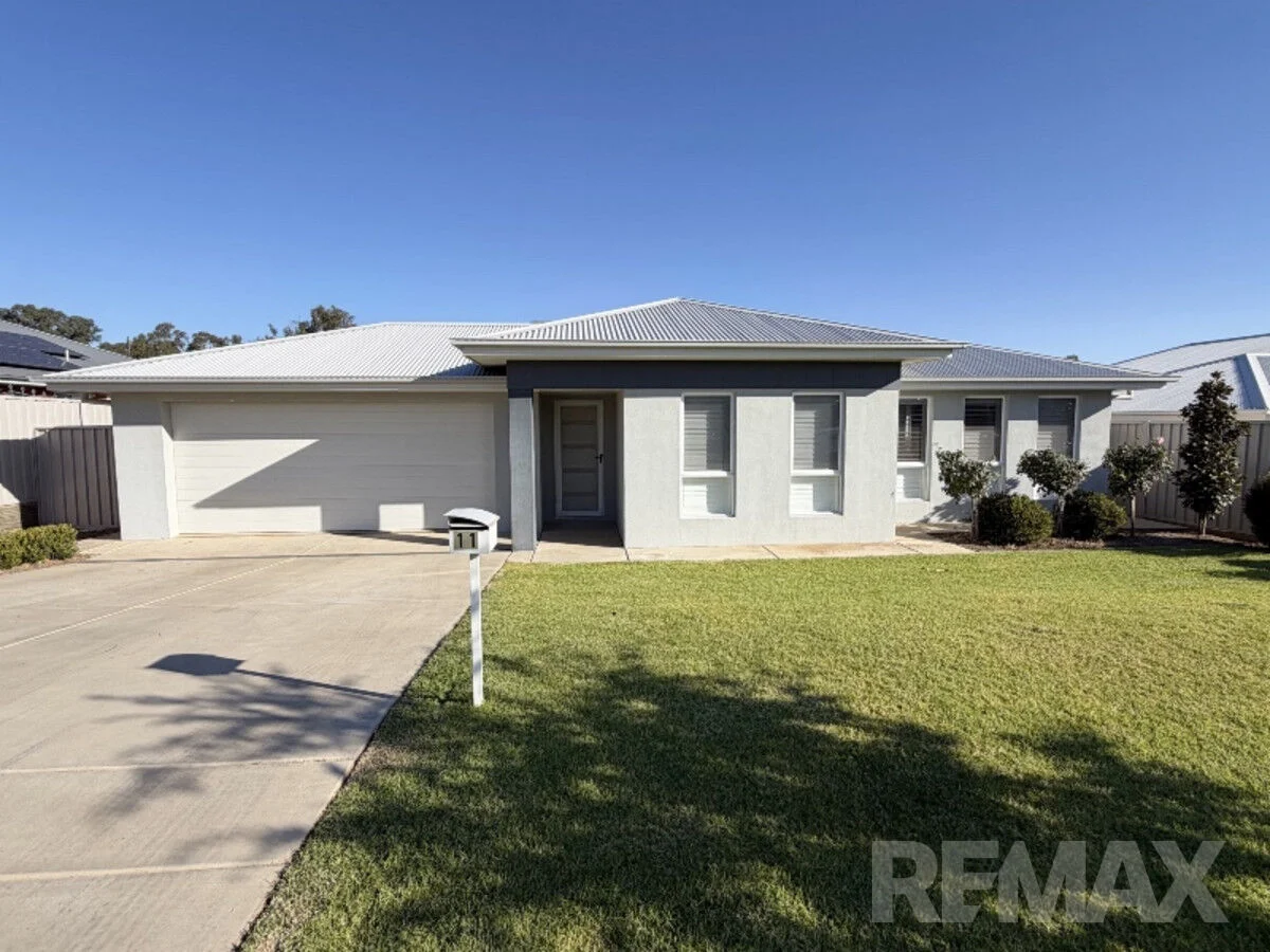 11 Yenda Avenue, Gobbagombalin NSW 2650