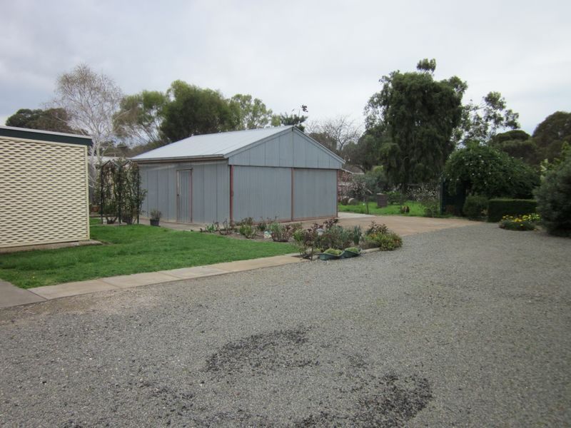 4 Swinden Street, RIVERTON SA 5412, Image 2