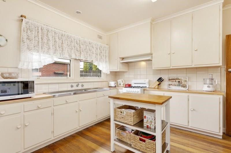 35 Fellows Street, Mitcham VIC 3132, Image 2