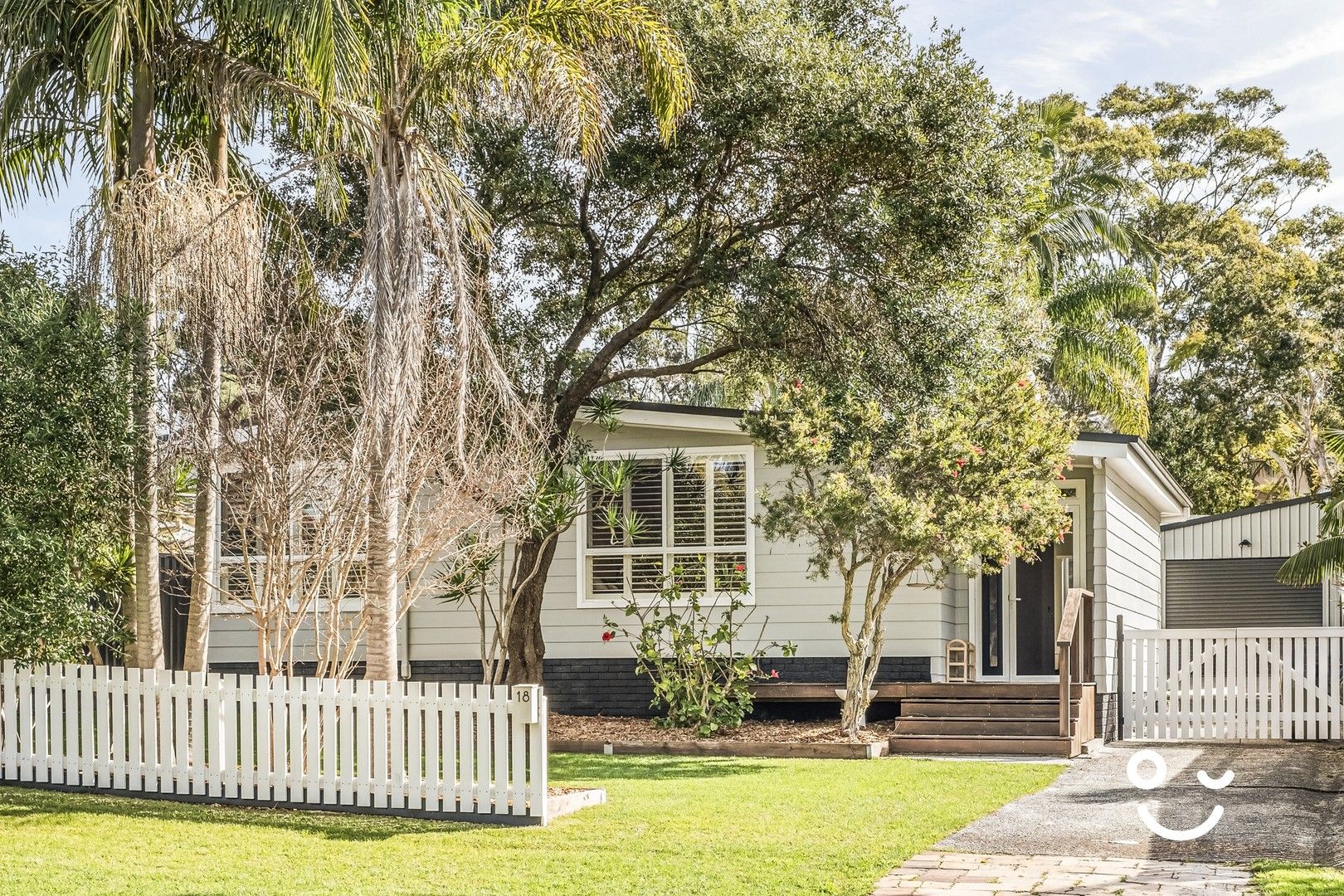 6 bedrooms House in 18 Waterloo Street BULLI NSW, 2516