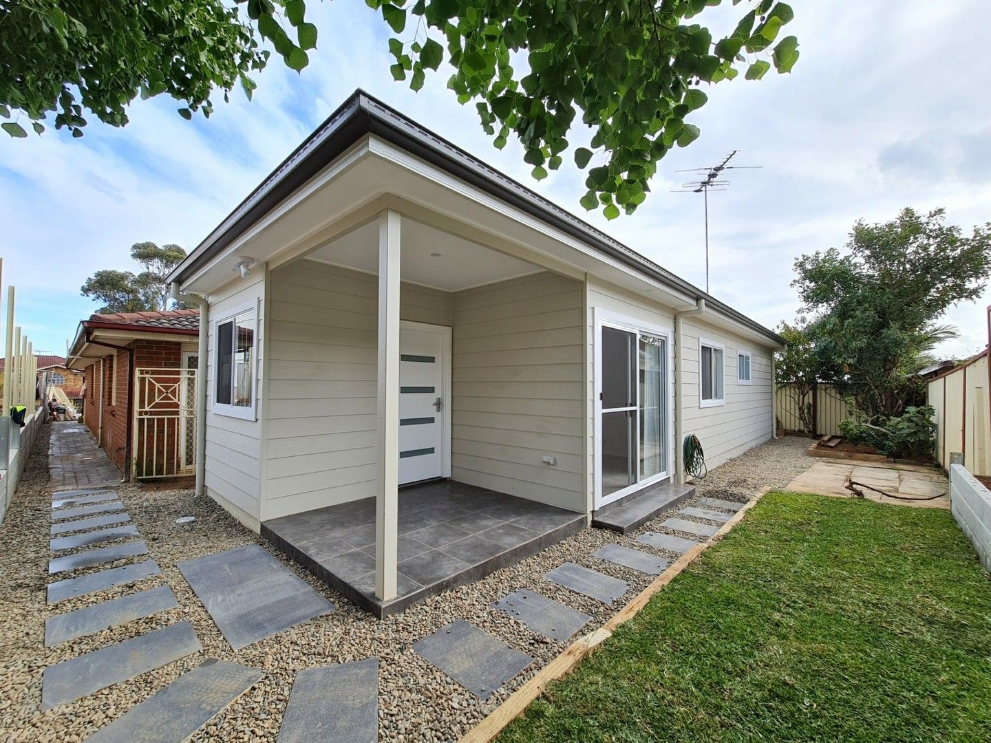 373A N Liverpool Road, Bonnyrigg Heights NSW 2177 House For Rent Domain