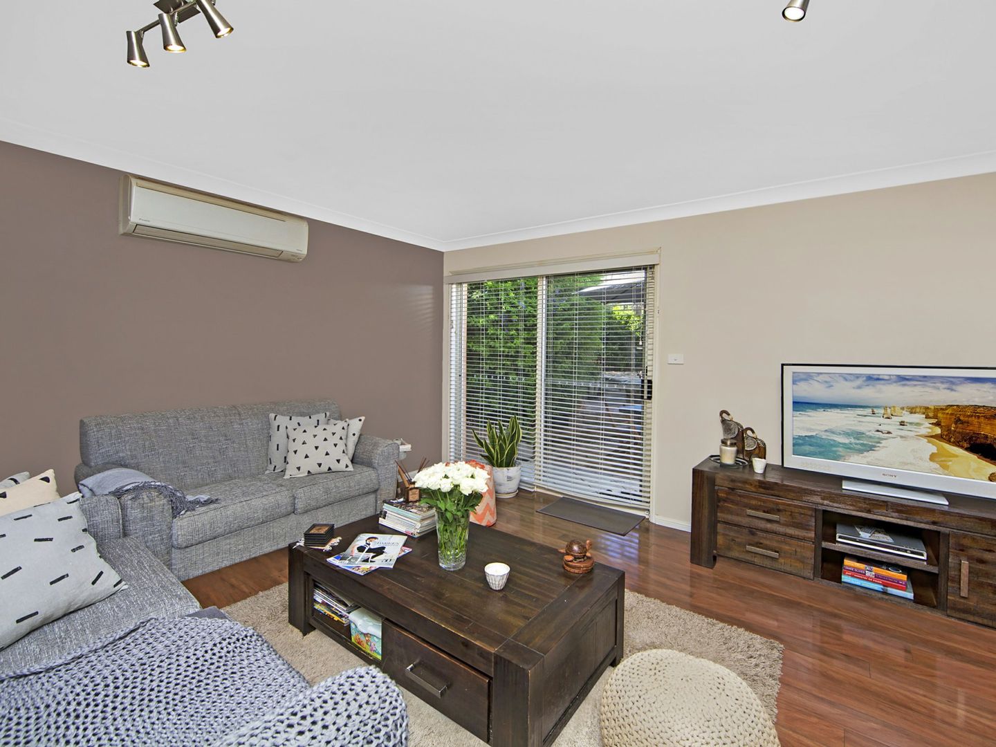 2/236 Cresthaven Avenue, Bateau Bay NSW 2261, Image 1