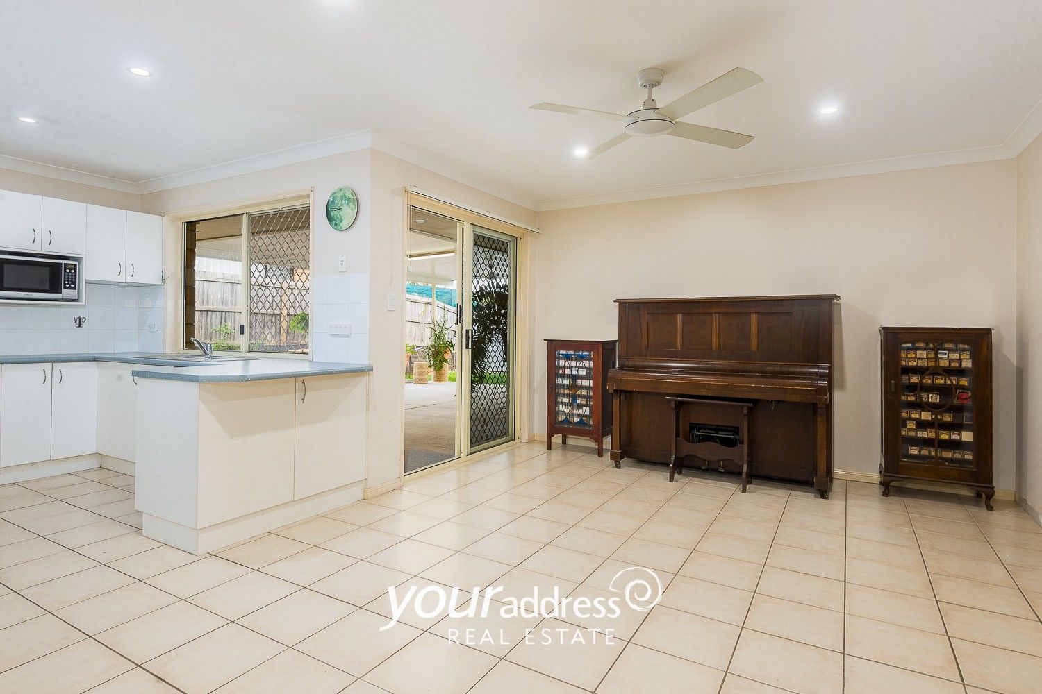 34 Vedders Drive, Heritage Park QLD 4118, Image 1
