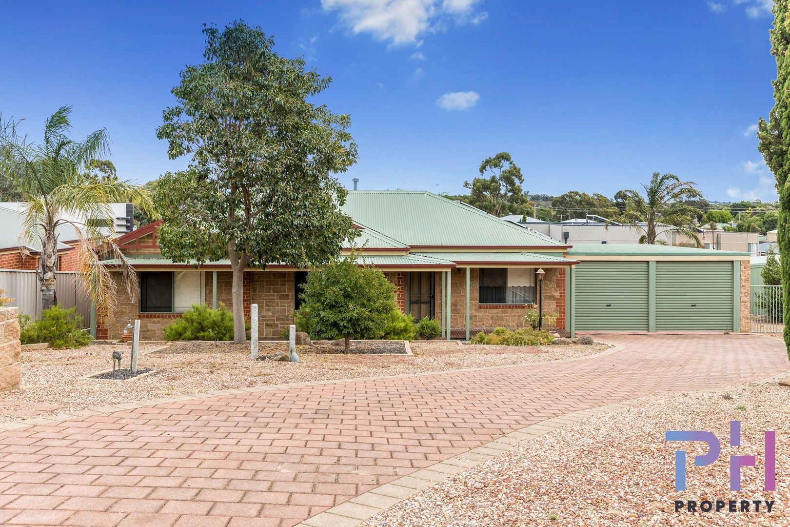 3 bedrooms House in 9 Davey Close FLORA HILL VIC, 3550