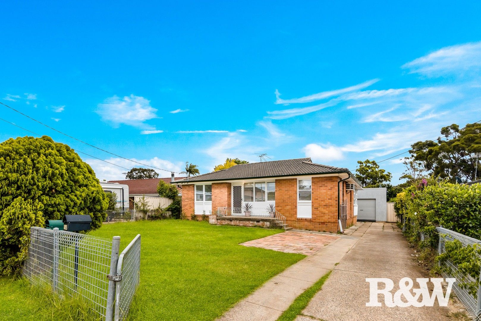 3 bedrooms House in 14 Saipan Avenue LETHBRIDGE PARK NSW, 2770