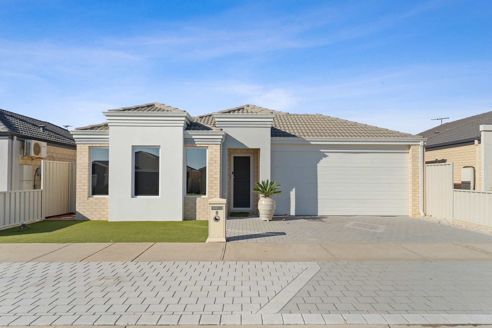 4 bedrooms House in 8 Hocking Bend BALDIVIS WA, 6171