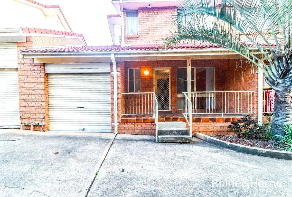 4/63 Canterbury Road, Glenfield NSW 2167