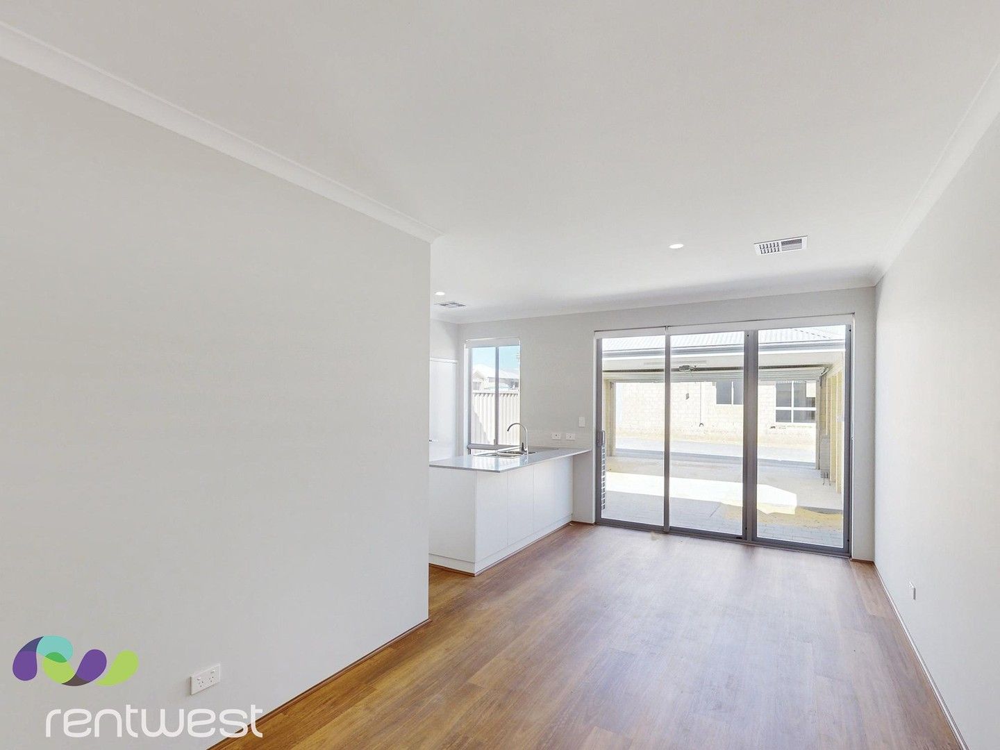 3 bedrooms House in 26 Iris Street ALKIMOS WA, 6038
