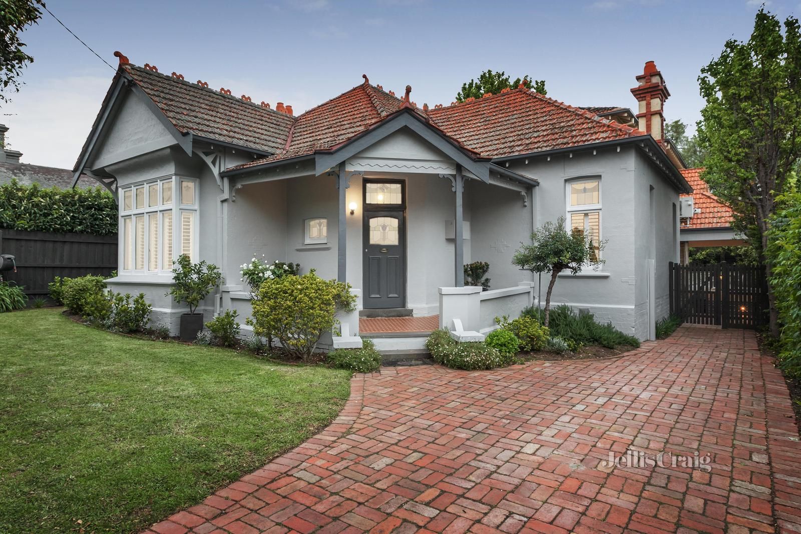 5 bedrooms House in 304 Wattletree Road MALVERN EAST VIC, 3145