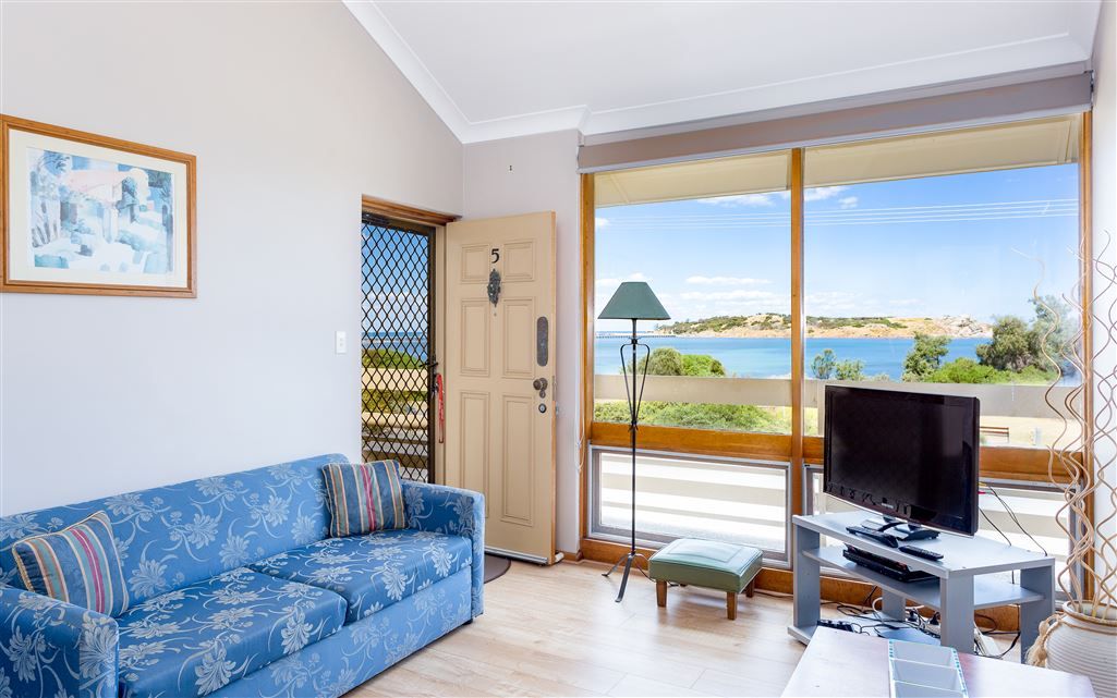 5/30 Esplanade, Victor Harbor SA 5211, Image 2