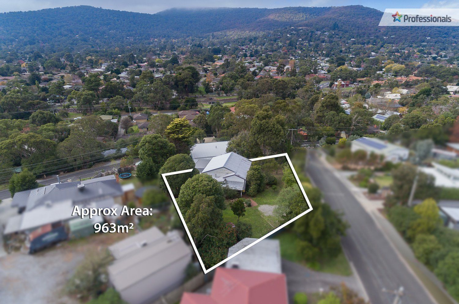 2 Hillcrest Avenue, Ferntree Gully VIC 3156, Image 0