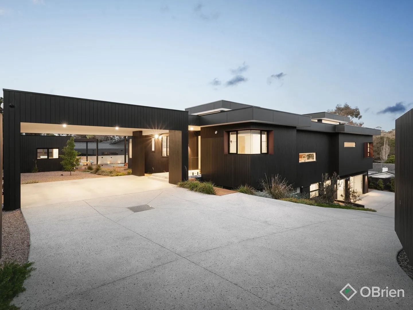 House in Mount Eliza - More