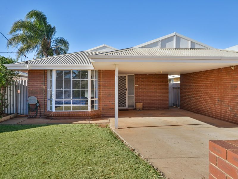 3 bedrooms House in 19A Belmont Avenue KALGOORLIE WA, 6430