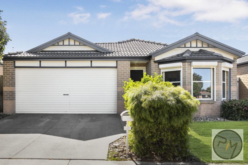 4 bedrooms House in 17 Bianca Crescent CRANBOURNE NORTH VIC, 3977