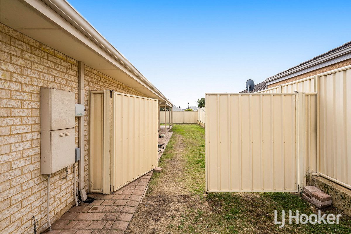 12 Highcliffe Circle, Lakelands WA 6180, Image 1