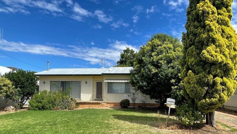 3 bedrooms House in 11 Carrington Street PARKES NSW, 2870