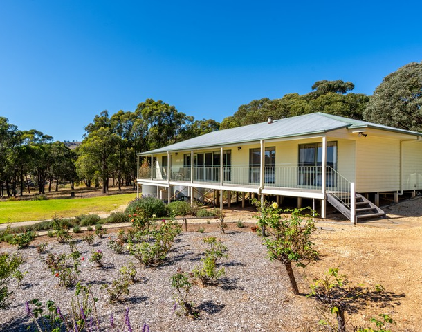 305 Ghin Ghin Road, Whiteheads Creek VIC 3660