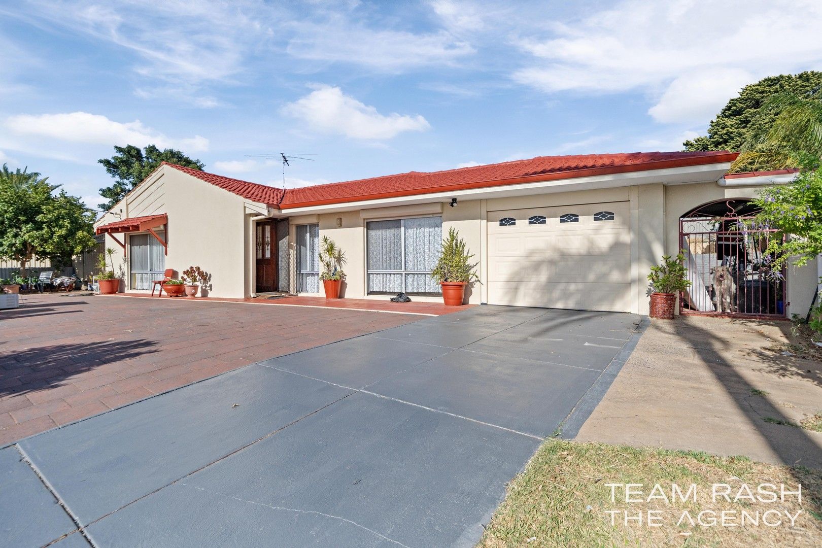 3 bedrooms House in 23 Bickner Way PARMELIA WA, 6167