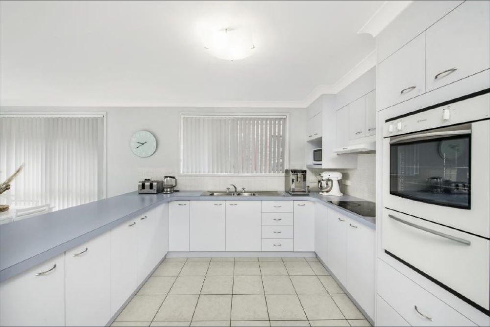 5 bedrooms House in 1/7 Kylie Close LAKE HAVEN NSW, 2263