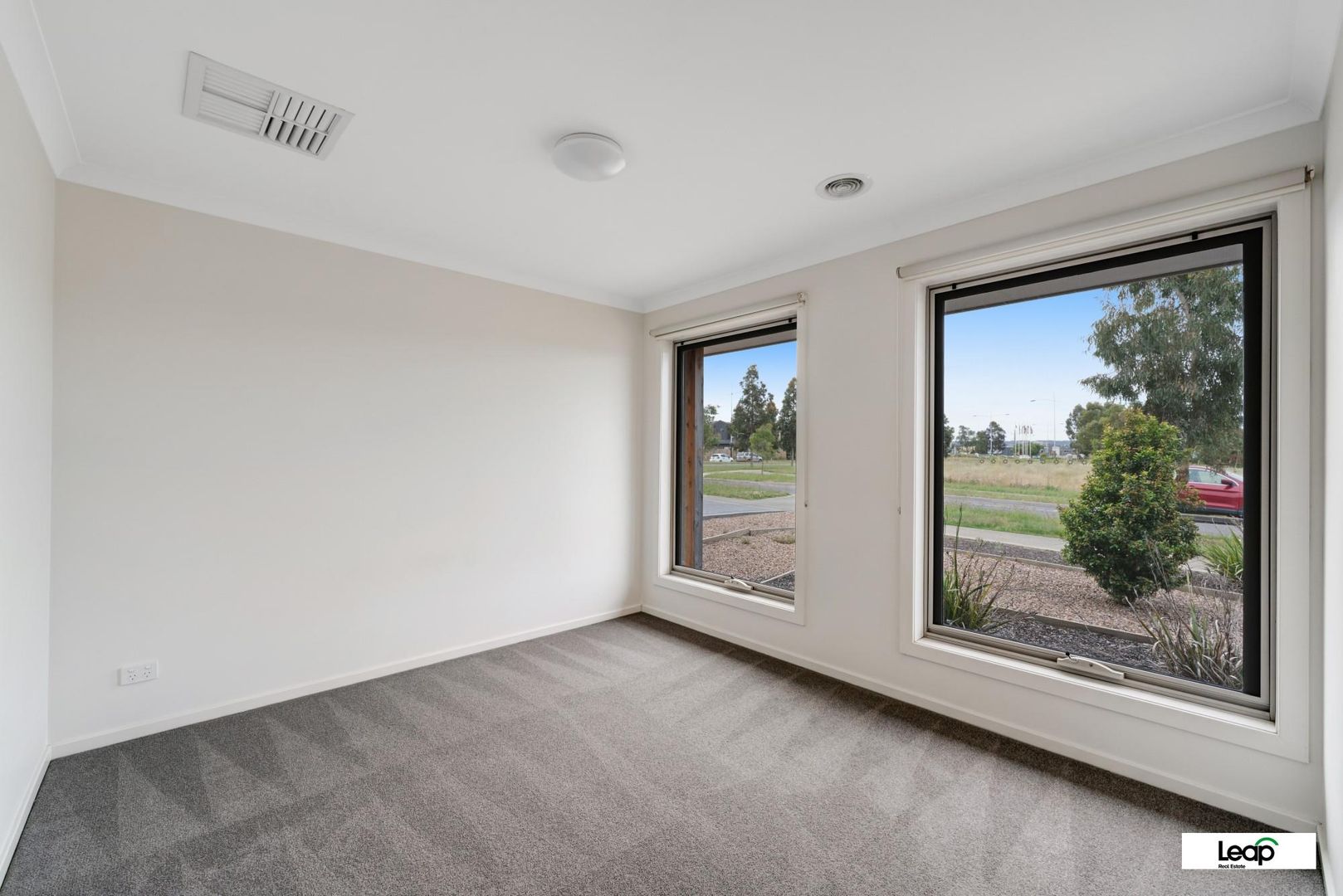 4 Bridgewater Parkway, Wallan VIC 3756, Image 2