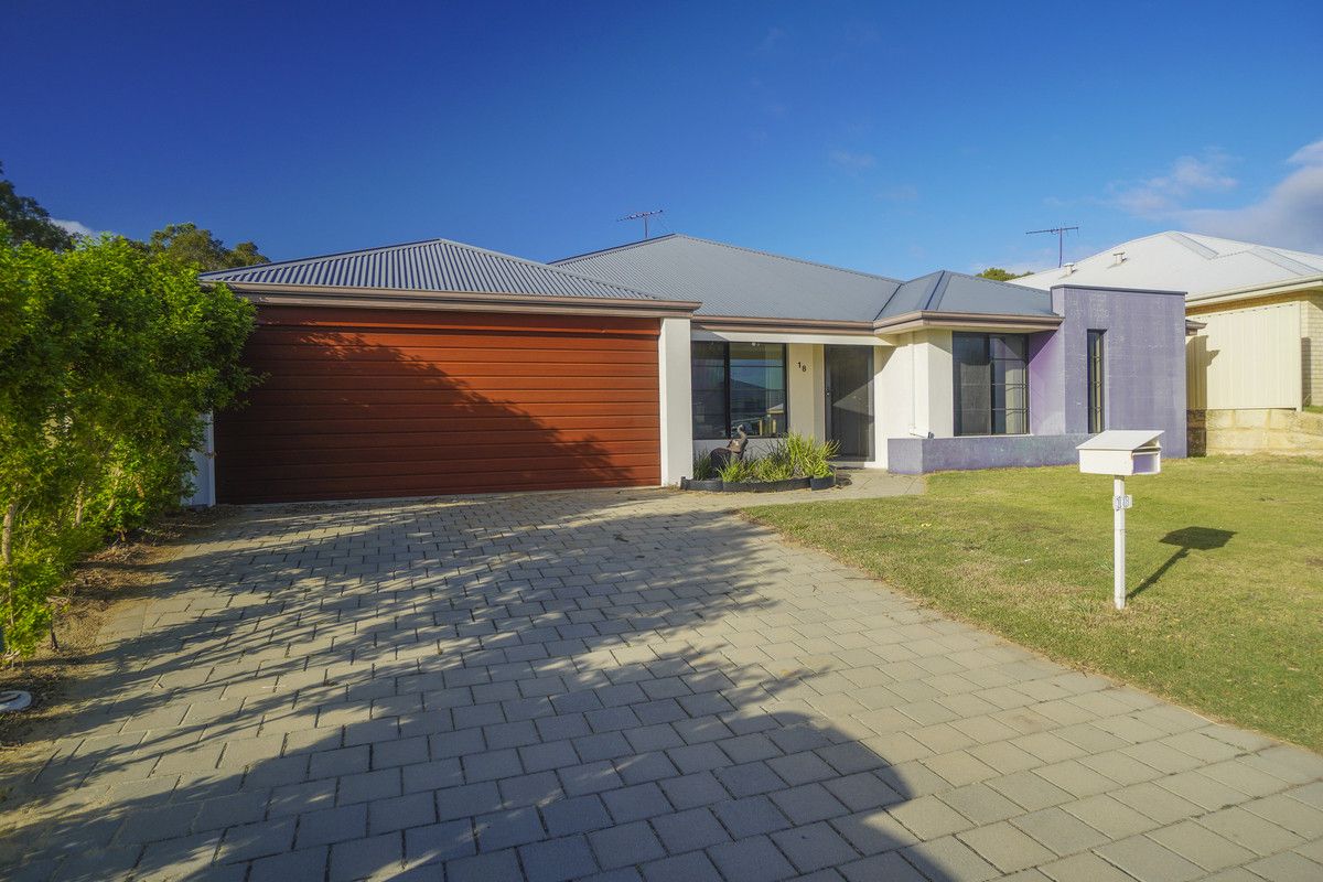 4 bedrooms House in 18 Rometta Way SINAGRA WA, 6065