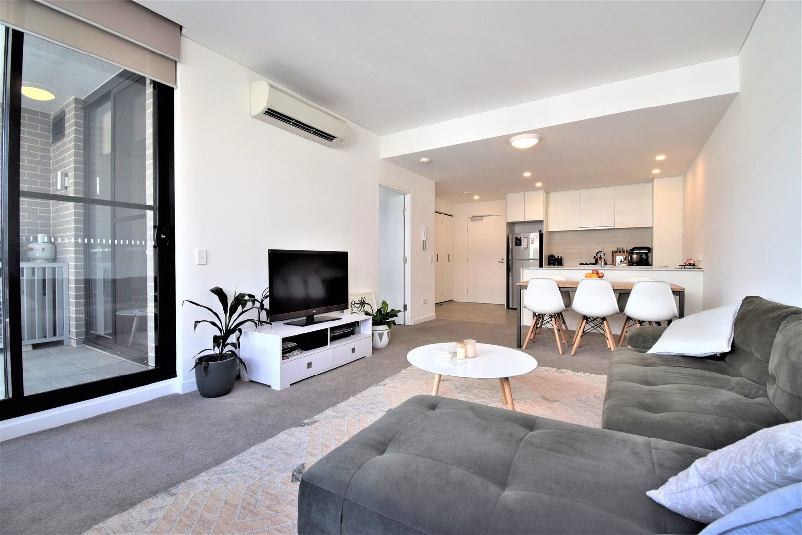1 bedrooms Apartment / Unit / Flat in 3304/55 Wilson Street BOTANY NSW, 2019
