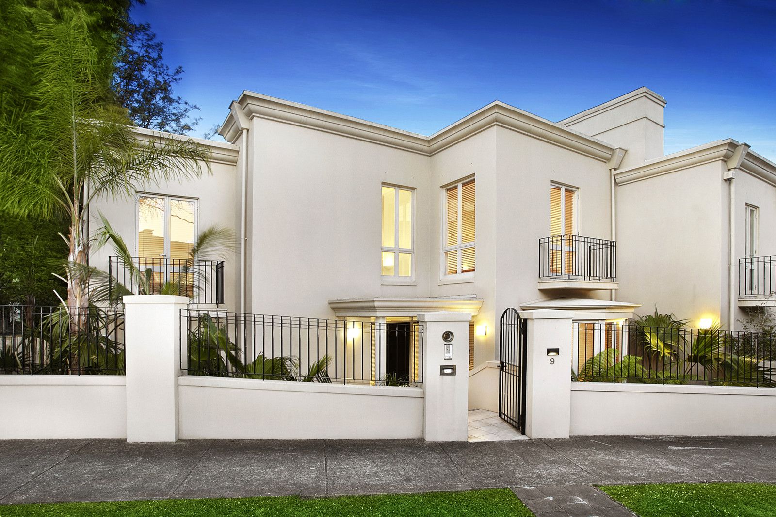 3 bedrooms House in 9 Tyalla Crescent TOORAK VIC, 3142