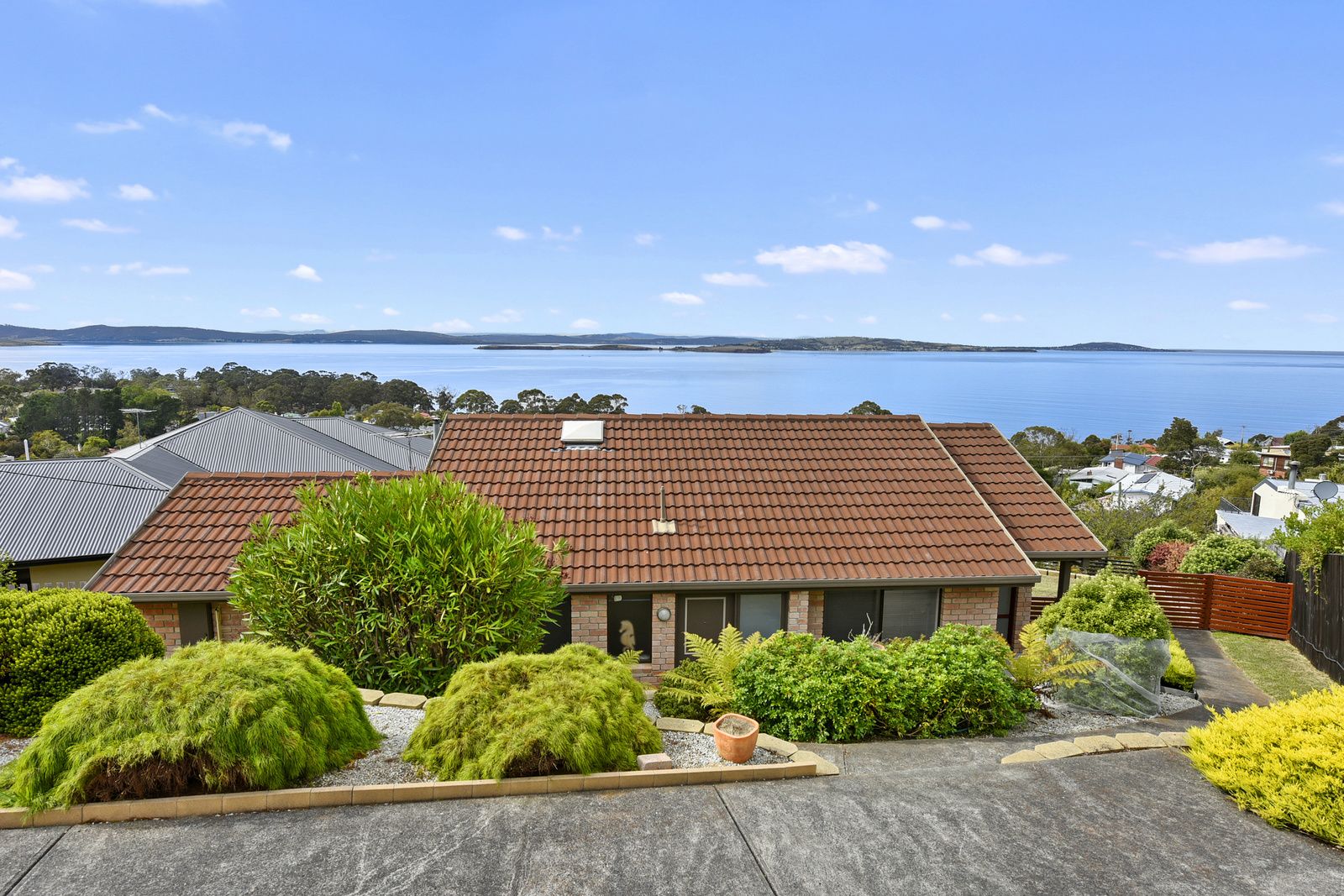 19 Bareena Road, Taroona TAS 7053, Image 0