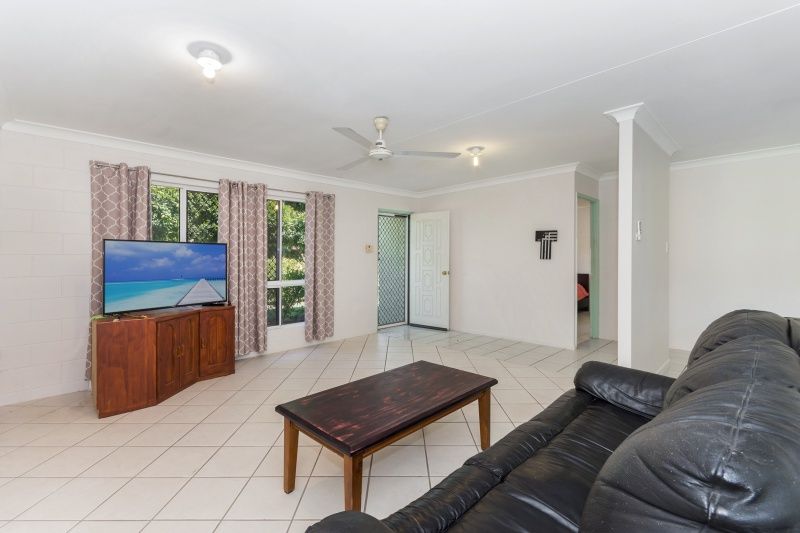 23 Feeney Avenue, Rasmussen QLD 4815, Image 2