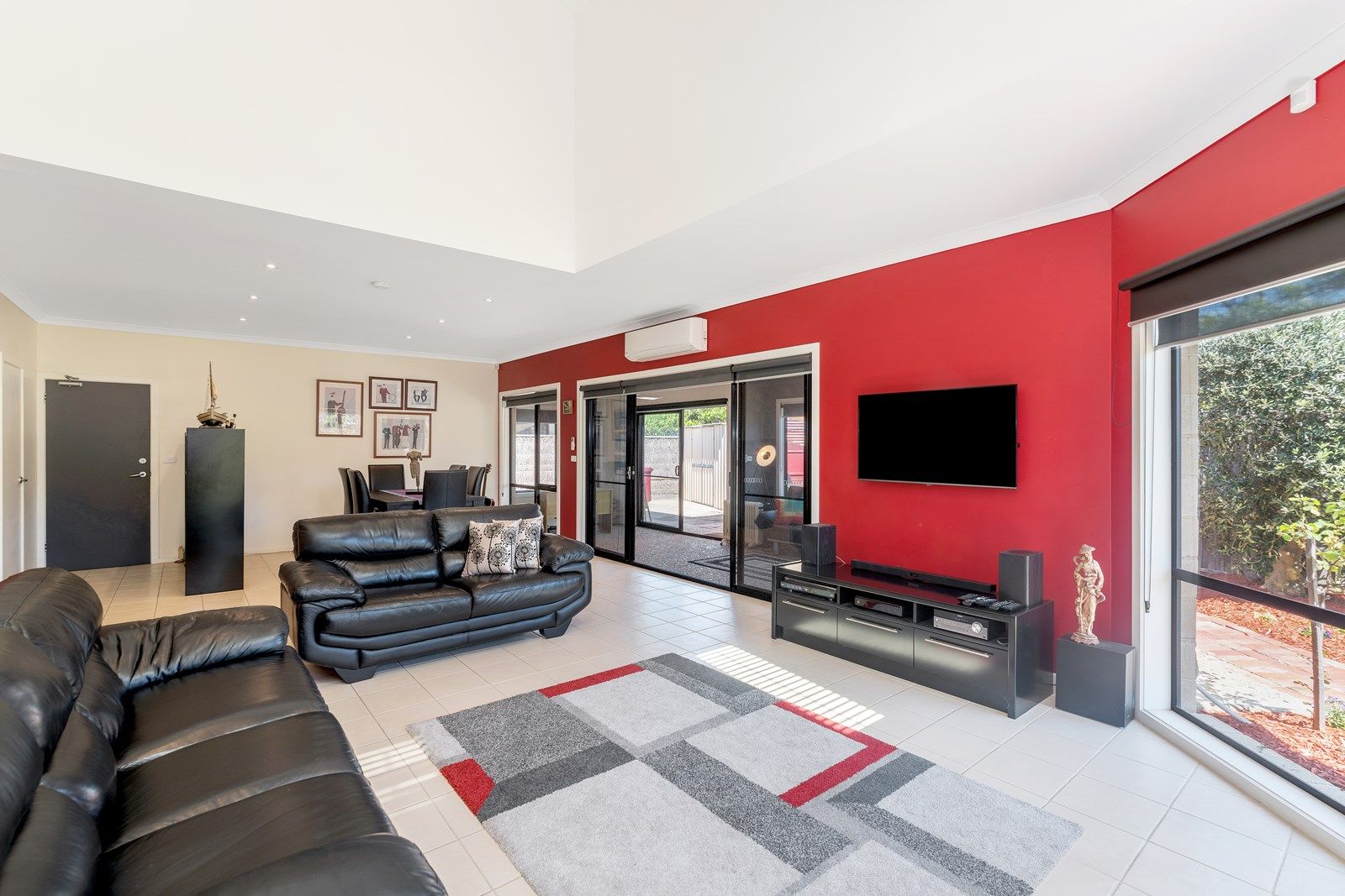 1/35 Dudley Parade, St Leonards VIC 3223, Image 2