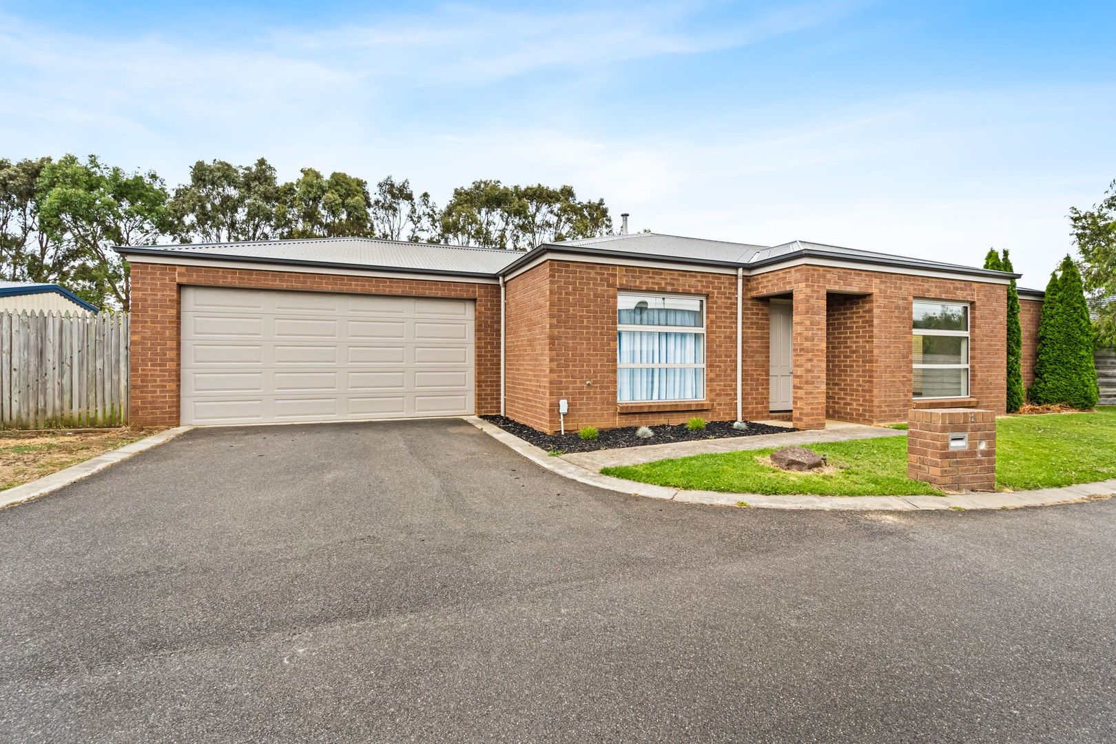 1/13A North Street, Koroit VIC 3282 Townhouse For Rent Domain