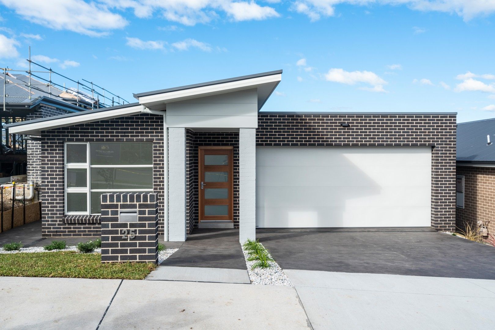 4 bedrooms House in 25 Boxwood Avenue CALDERWOOD NSW, 2527