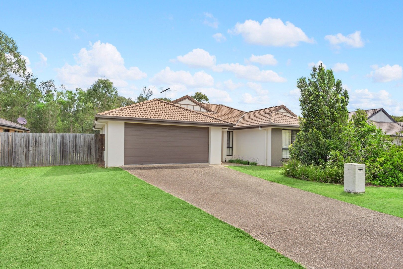 4 bedrooms House in 28 Stirling Esplanade GRIFFIN QLD, 4503