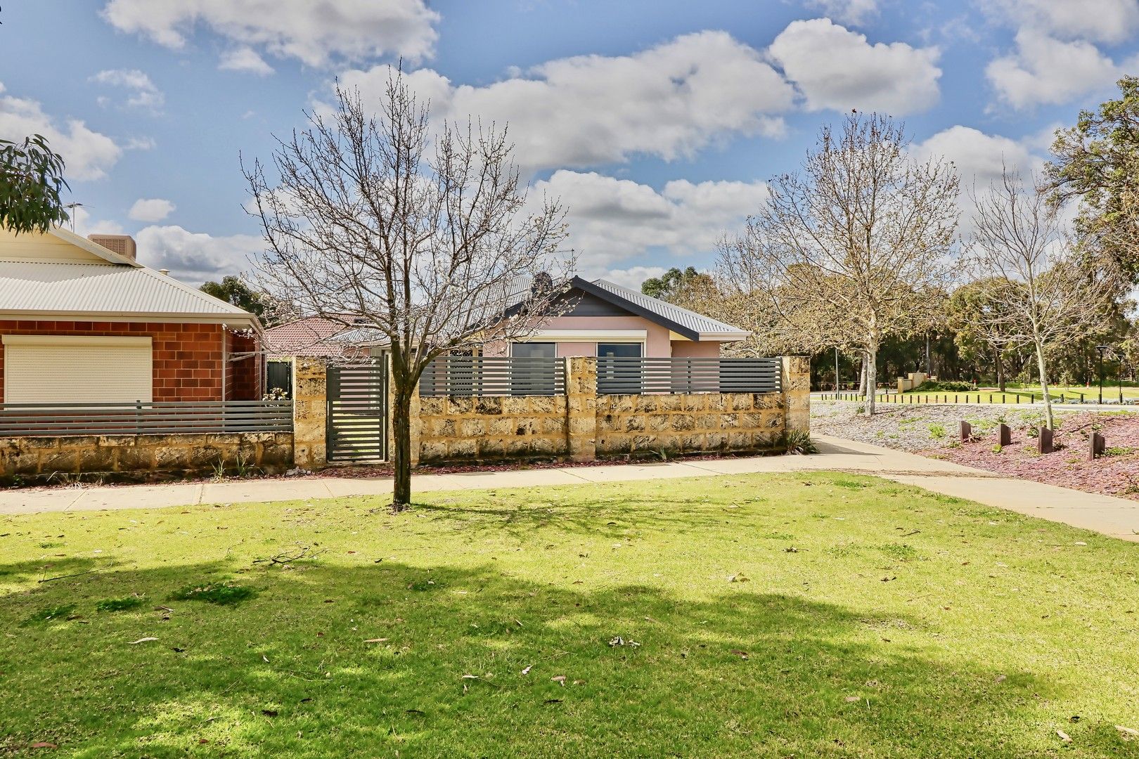 4 bedrooms House in 24 Angerton Mews BALDIVIS WA, 6171
