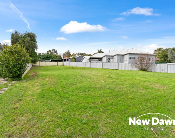 3 Wangalla Place, Koongamia WA 6056