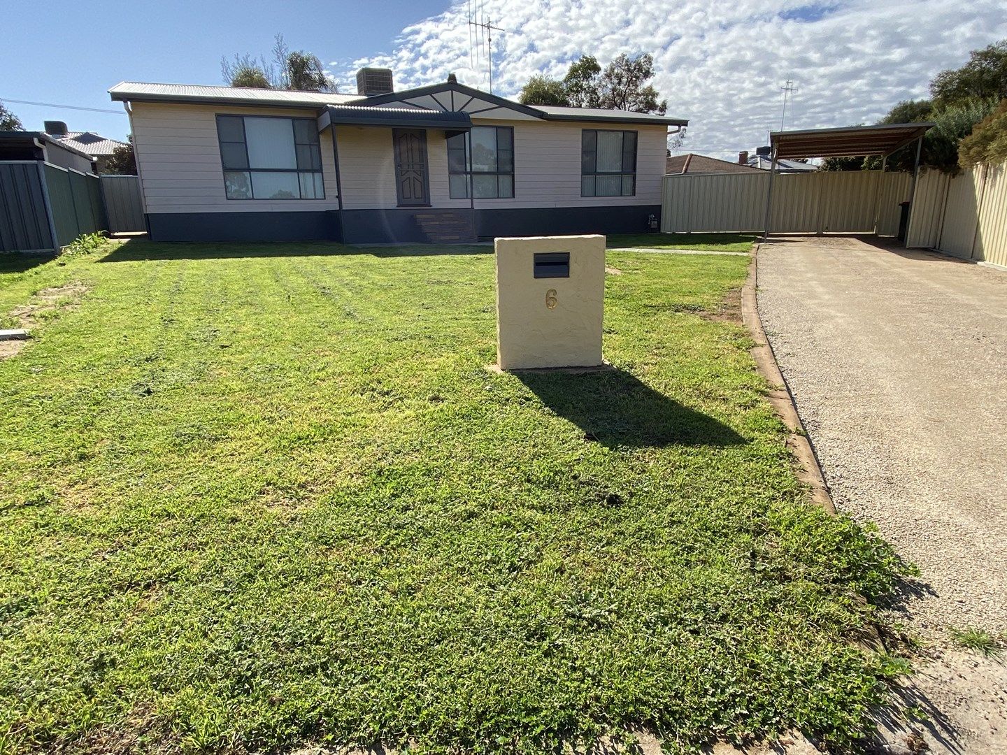 3 bedrooms House in 6 Marshall Place PARKES NSW, 2870